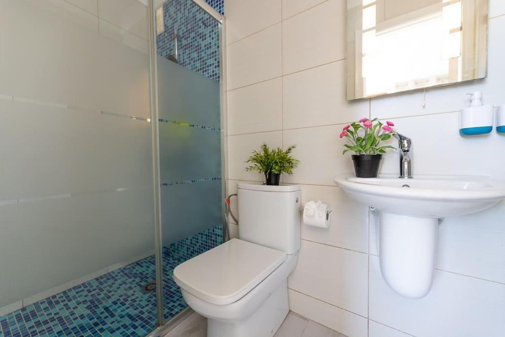 Beautiful Duplex In 3 Minutes Walking To The Beach In Playa De Las Americas Екстериор снимка