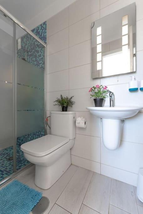 Beautiful Duplex In 3 Minutes Walking To The Beach In Playa De Las Americas Екстериор снимка